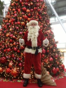 DUS - AirBerlin - Abflughallen-Weihnachtsbaum-min